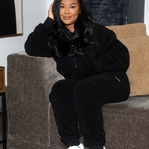 Fancy Homebody Black Sherpa Lounge Set